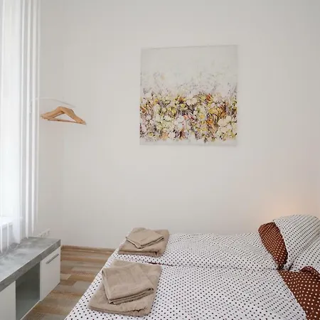 Апартаменты Lillybeth City Center *
