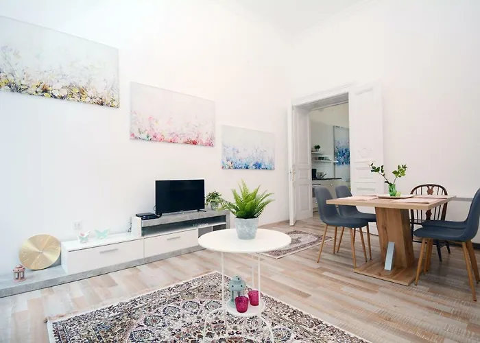 Lillybeth City Center Apartmán